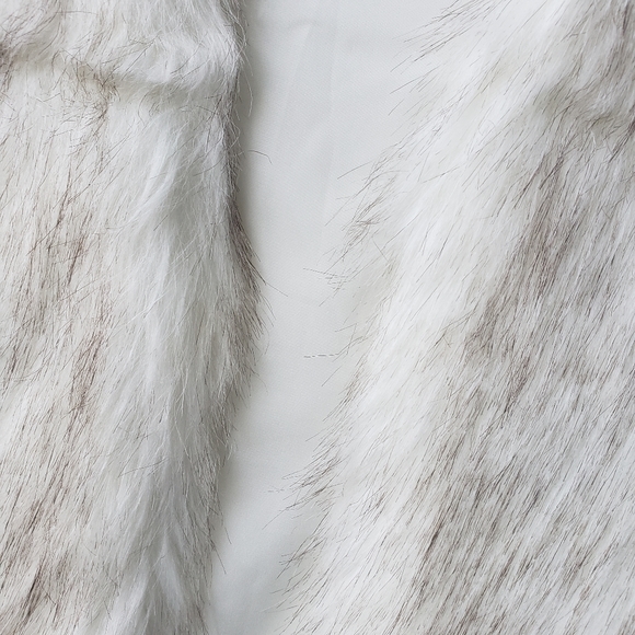 Thalia Sodi Faux Fur Vest - Natural - Picture 3 of 8